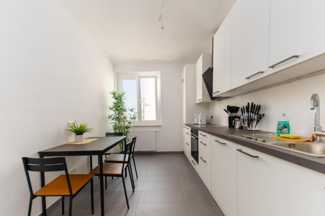 King Bed Home, 3 Bed Rooms, Perfect For Long Term Stay Вена Экстерьер фото
